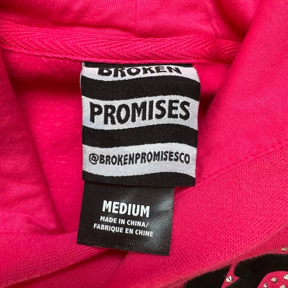 Broken Promises Faceless Pink Rhinestone Skull Hoodie & Shorts Set Size Medium - Picture 5 of 13